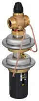Danfoss Druckregler mit zwei großen Metall-Diskflächen, einem schwarzen Oberteil und Kupferleitungen an der Seite, auf schwarzem Unterteil mit Sichtfenster zur Druckanzeige.